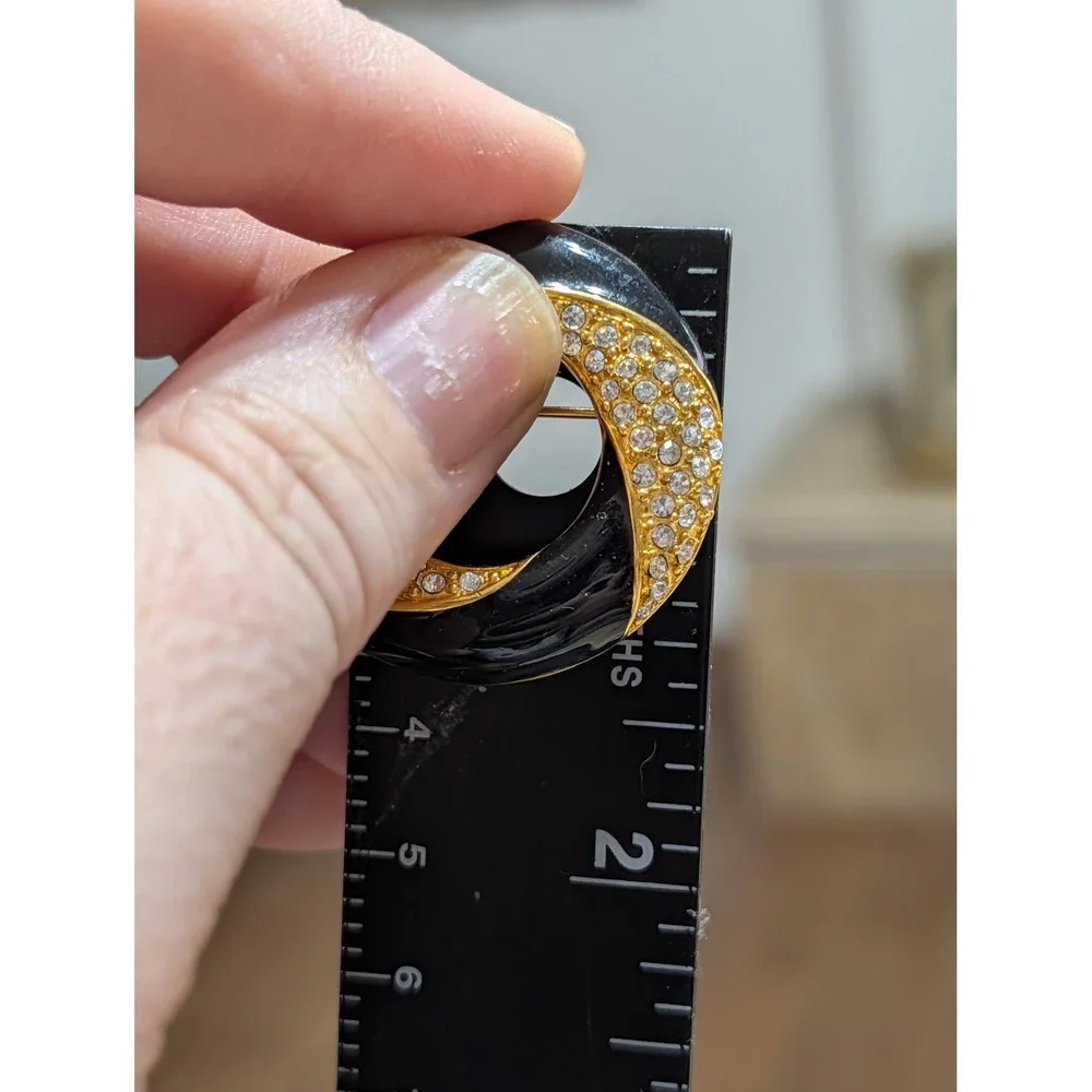 Napier Vintage Black Enamel Gold Tone Rhinestone Circle Brooch Pin 1.5‎ Inch